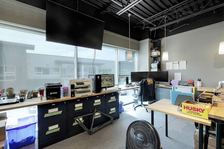 More Photos Of 11980 Hammersmith Way, Richmond Showroom For Sale