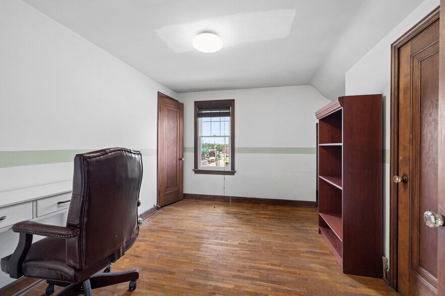 More Photos Of 6 E Washington St, Oswego Office For Sale