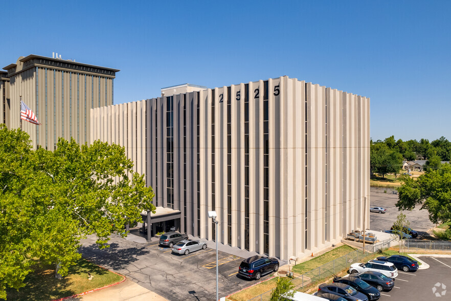 Primary Photo Of 2525 NW Expressway St, Oklahoma City Office For Lease