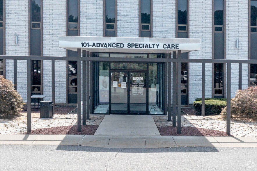 More Photos Of 901 Ethan Allen Hwy, Ridgefield Medical For Lease