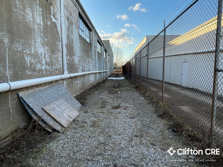 More Photos Of 611 Commerce Rd, Linden Manufacturing For Lease