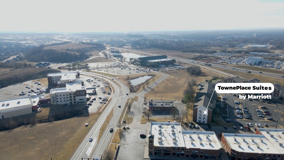 More Photos Of 333 W Albany St, Broken Arrow Restaurant For Sale