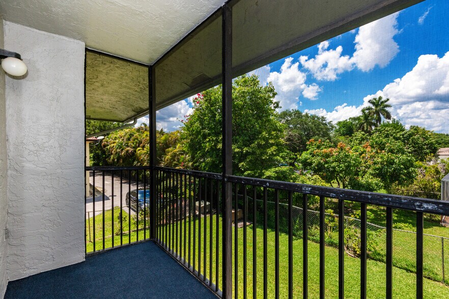 More Photos Of 10675-10687 Royal Palm Blvd, Coral Springs Apartments For Sale