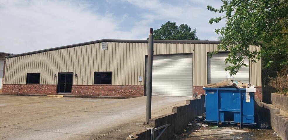 More Photos Of 616 S Broadway St, Mccomb Freestanding For Sale