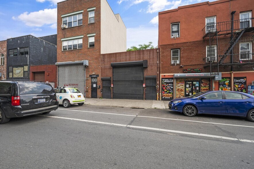 More Photos Of 219 Bond St, Brooklyn Warehouse For Lease