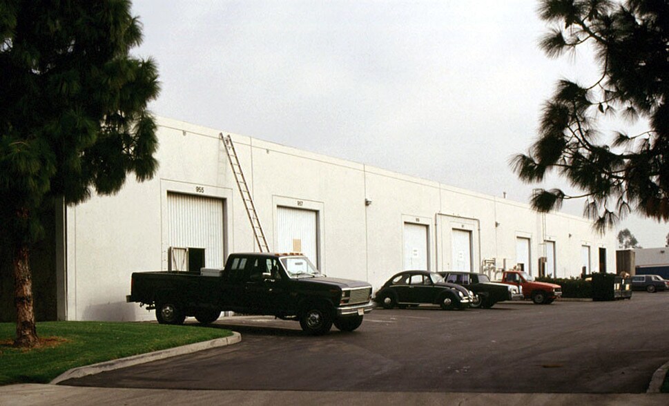 More Photos Of 955-969 N Eckhoff St, Orange Warehouse For Lease