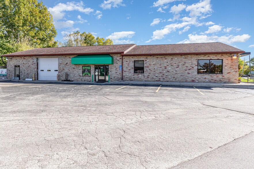 More Photos Of 2412 Midland Rd, Saginaw Service For Sale