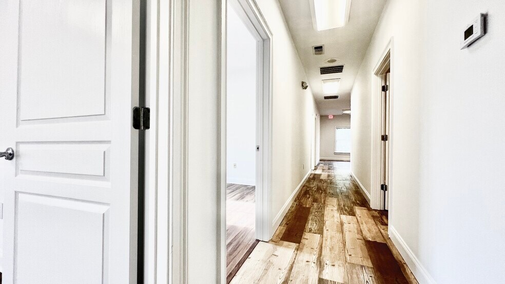 More Photos Of 4080 McGinnis Ferry Rd, Alpharetta Office For Sale