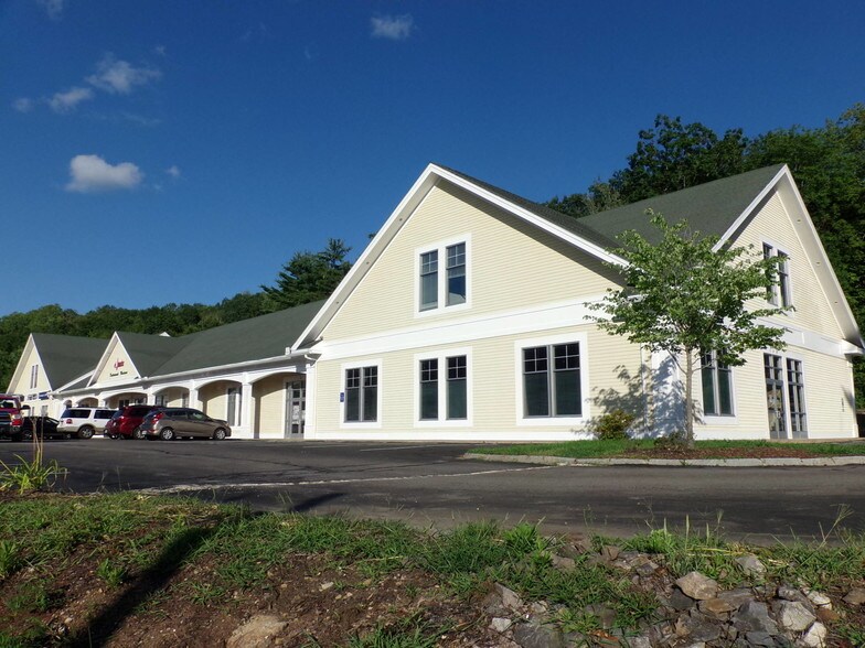 More Photos Of 171 Daniel Webster Hwy, Belmont Storefront Retail Office For Lease
