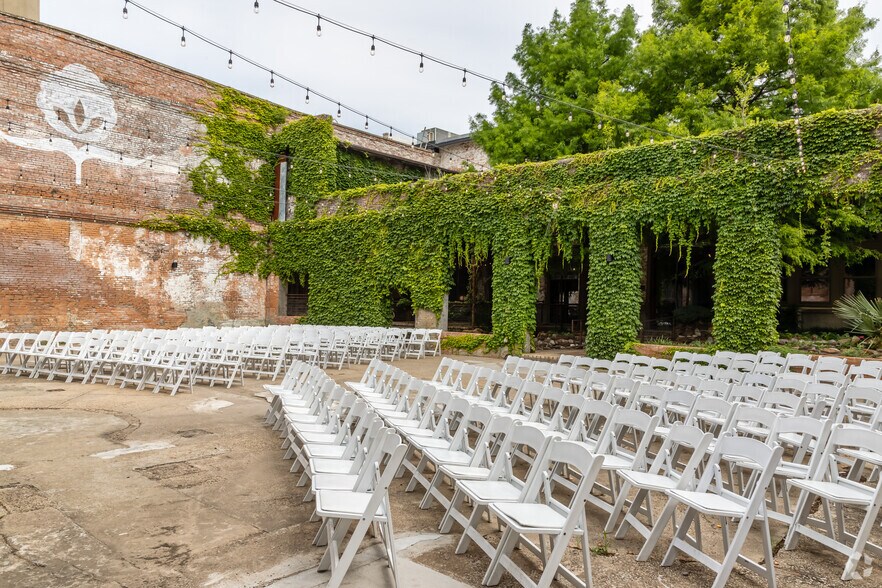 More Photos Of 610 Elm St, McKinney Loft Creative Space For Lease