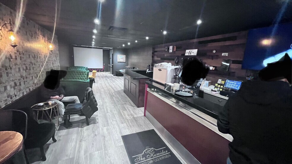 Primary Photo Of 2072 Steinway St, Astoria Sports And Entertainment For Sale