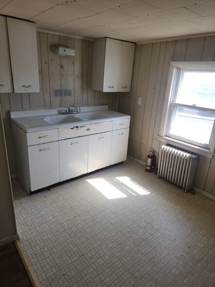 More Photos Of 920 N Salisbury Blvd, Salisbury Storefront Retail Residential For Sale