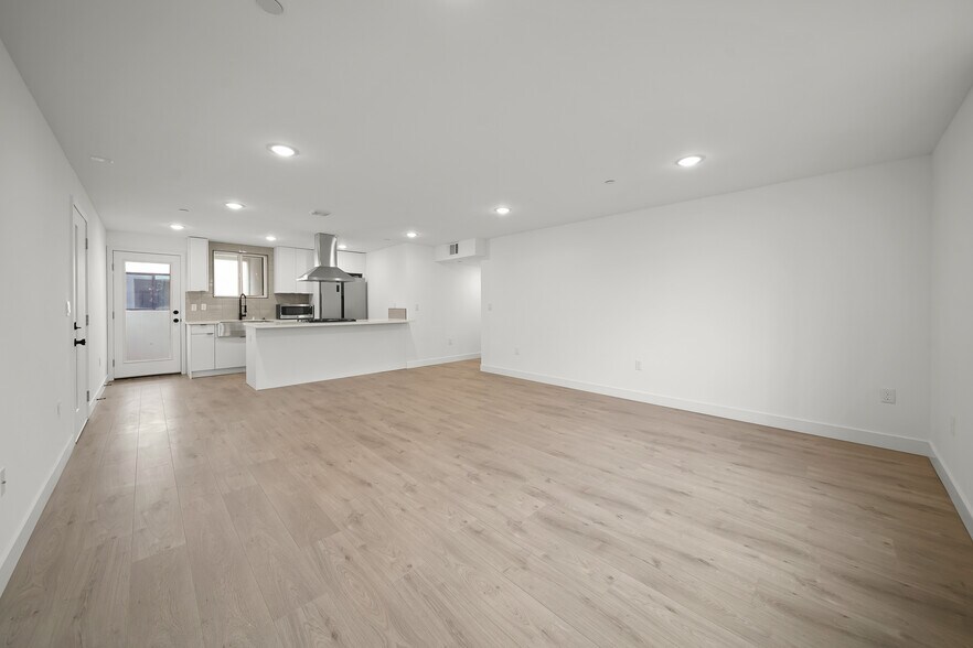 More Photos Of 171 S Hoover St, Los Angeles Apartments For Sale