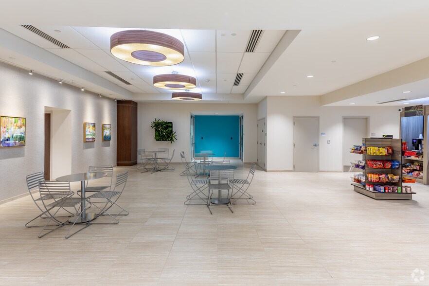 More Photos Of 301 S McDowell St, Charlotte Office For Sale