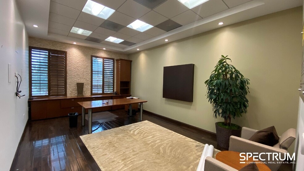 More Photos Of 19835-19839 Nordhoff St, Northridge Office For Lease