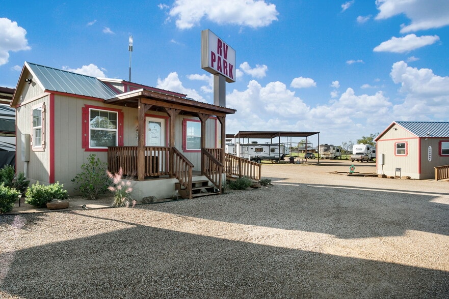 More Photos Of 351 My Ln, Millsap Trailer Camper Park For Sale