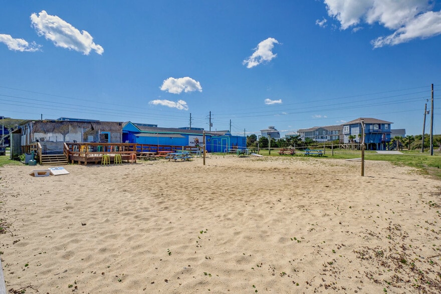 More Photos Of 2181 New River Inlet Rd, North Topsail Beach Convenience Store For Sale