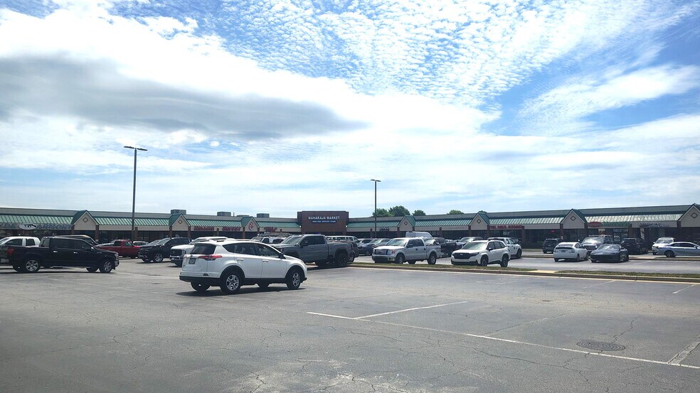 Primary Photo Of 4025 Watson Blvd, Warner Robins Unknown For Lease