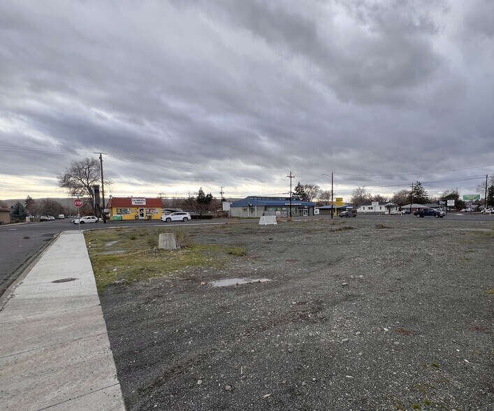 More Photos Of 601 Nob Hill Blvd, Yakima Land For Lease