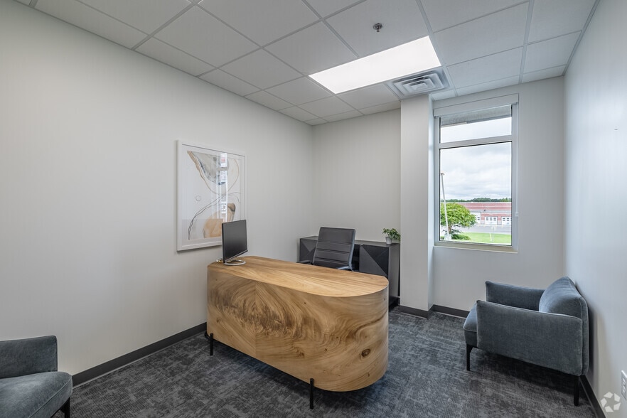 More Photos Of 4917 Centre Pointe Dr, North Charleston Office For Lease