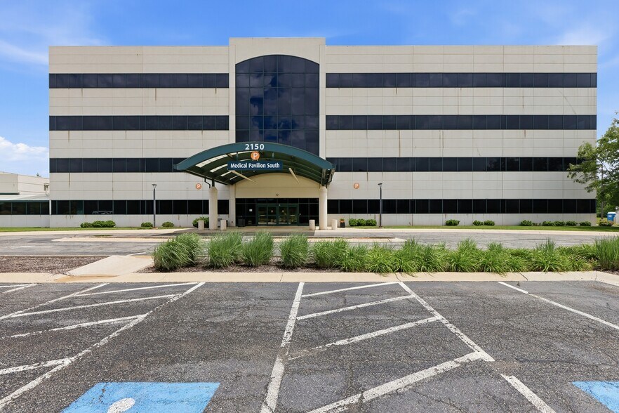 More Photos Of 2150 Gettler St, Dyer Medical For Lease
