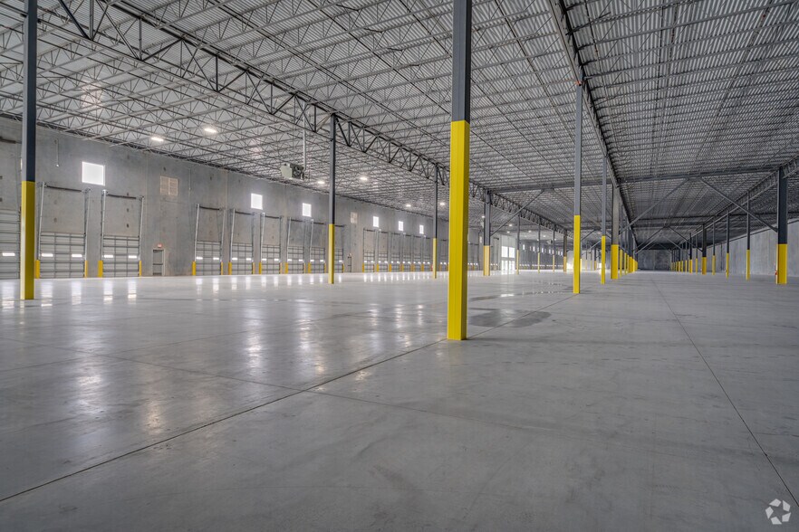 More Photos Of 2304 Reed Rd, Houston Distribution For Lease