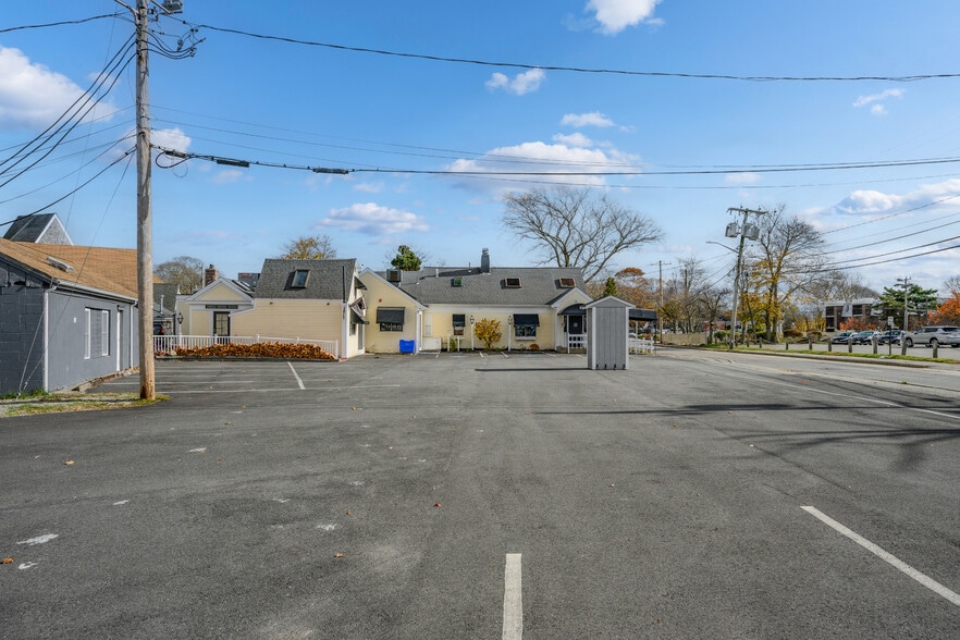 More Photos Of 488 South St, Hyannis Restaurant For Sale