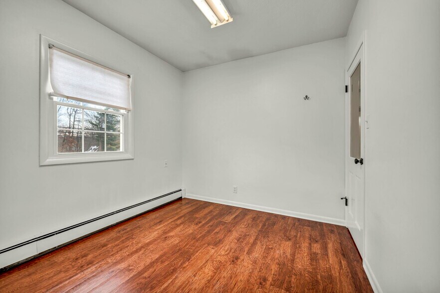 More Photos Of 10570-10574 Ravenna Rd, Twinsburg Office For Lease