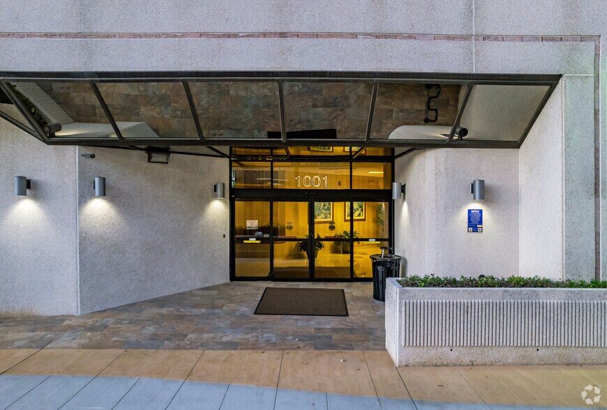 More Photos Of 1001 3rd Ave W, Bradenton Medical For Lease