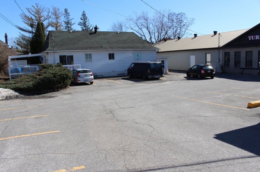 More Photos Of 528 Rue Notre-Dame, Repentigny Land For Sale