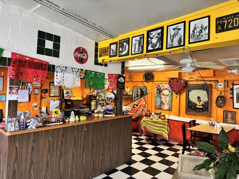 More Photos Of 703 S 75th St, Houston Restaurant For Sale