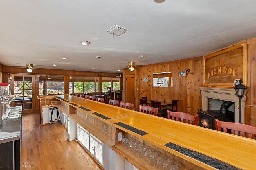 More Photos Of 39167 Rim of the world Dr, Fawnskin Restaurant For Sale