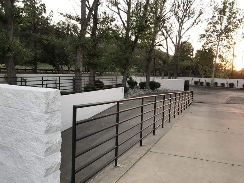 More Photos Of 28720 Roadside Dr, Agoura Hills Office For Lease