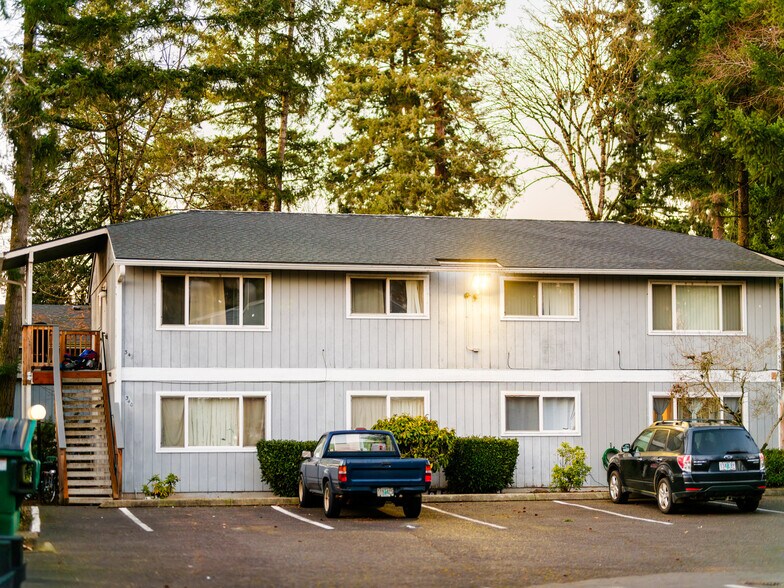 Primary Photo Of 340 S Locust St, Canby Apartments For Sale