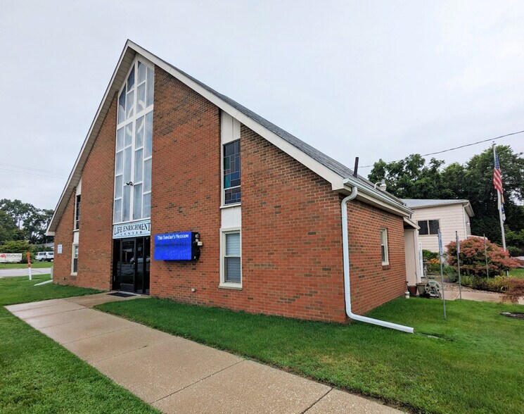 More Photos Of 2512 S Dye Rd, Flint Specialty For Sale