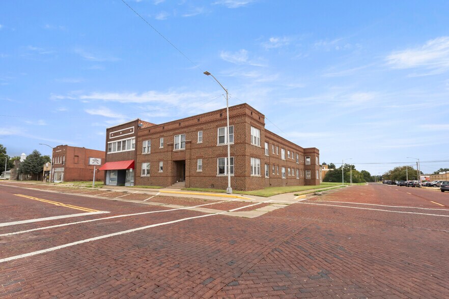 More Photos Of 201 N 3rd St, Ponca City Apartments For Sale