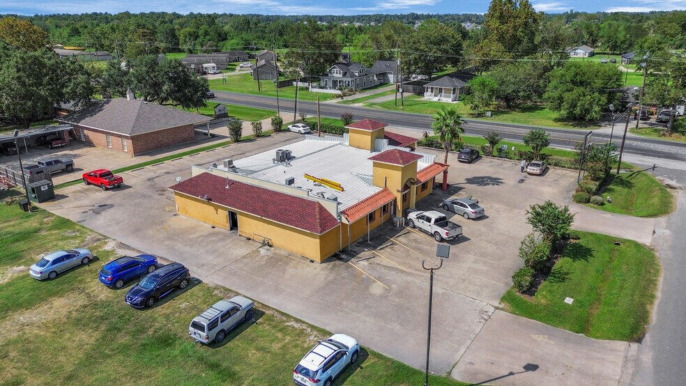 More Photos Of 901 W Clayton St, Dayton Restaurant For Sale