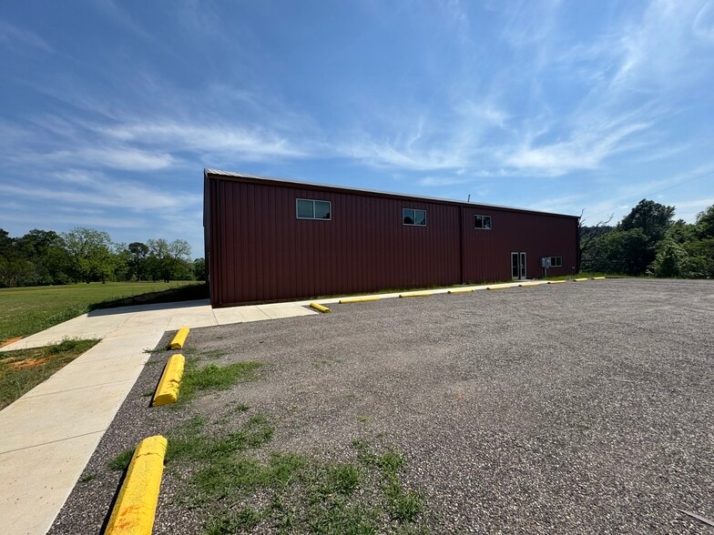 More Photos Of 2130 Country Club Rd, Palestine Golf Course Driving Range For Sale