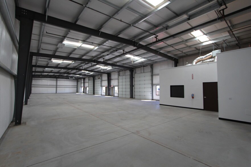 More Photos Of 3048 N Cessna Way, Casa Grande Warehouse For Lease