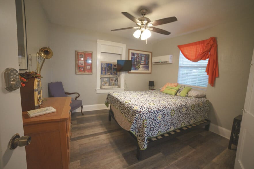 More Photos Of 3109 N Ola Ave, Tampa Hospitality For Sale