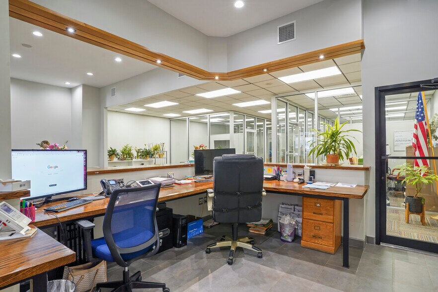 More Photos Of 283 N Broad St, Elizabeth Freestanding For Lease