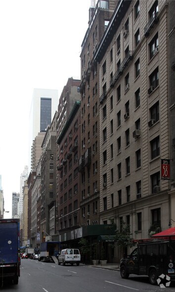 More Photos Of 150 W 58th St, New York Apartments For Lease