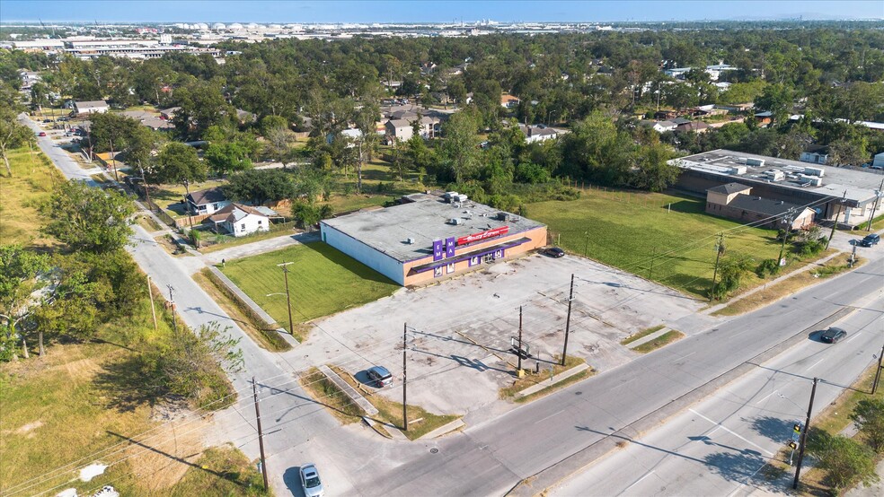 Primary Photo Of 5104 Lockwood Dr, Houston Storefront For Sale