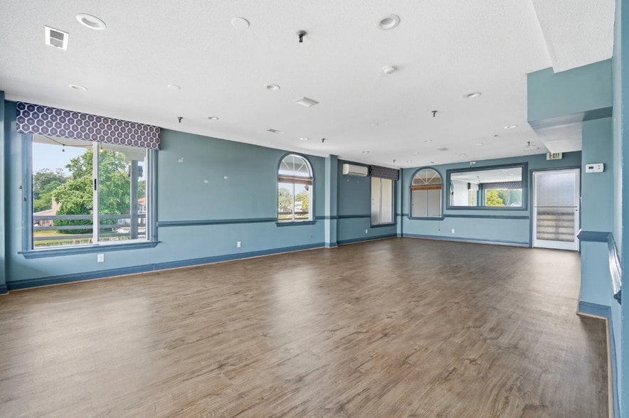 More Photos Of 308 Mediterranean Ave, Virginia Beach Restaurant For Lease
