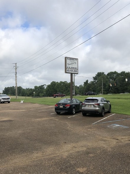 More Photos Of 5719 Highway 25, Flowood Office For Lease