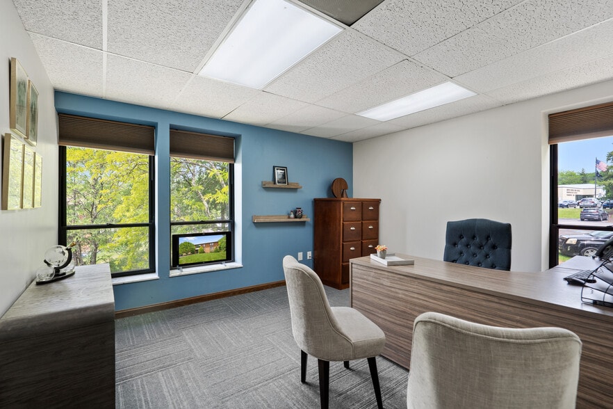 More Photos Of 200 Commerce Dr, Coraopolis Office For Sale