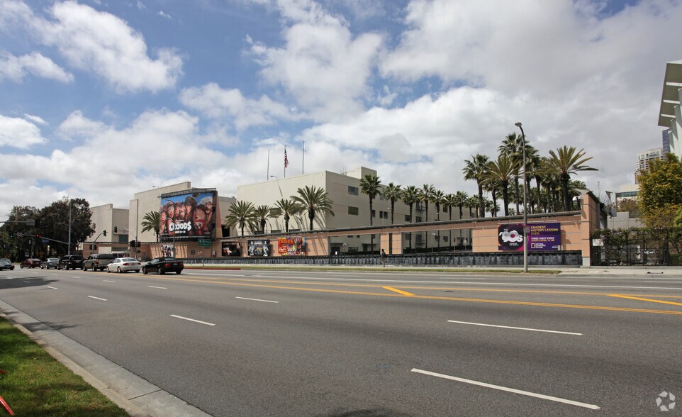 More Photos Of 10201 W Pico Blvd, Los Angeles Movie Radio TVStudio For Lease