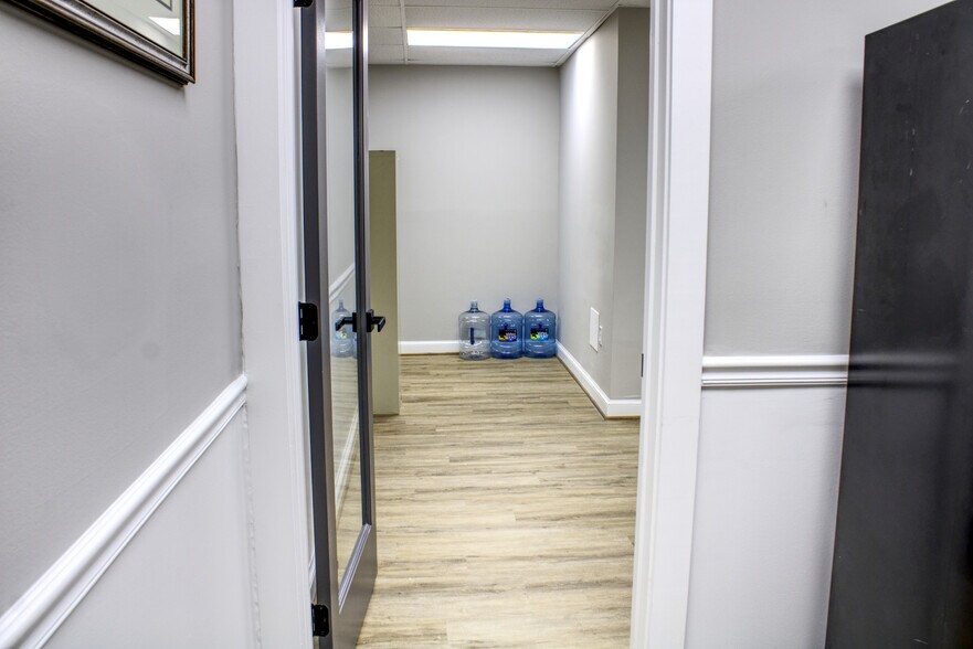 More Photos Of 10521 Judicial Dr, Fairfax Medical For Sale