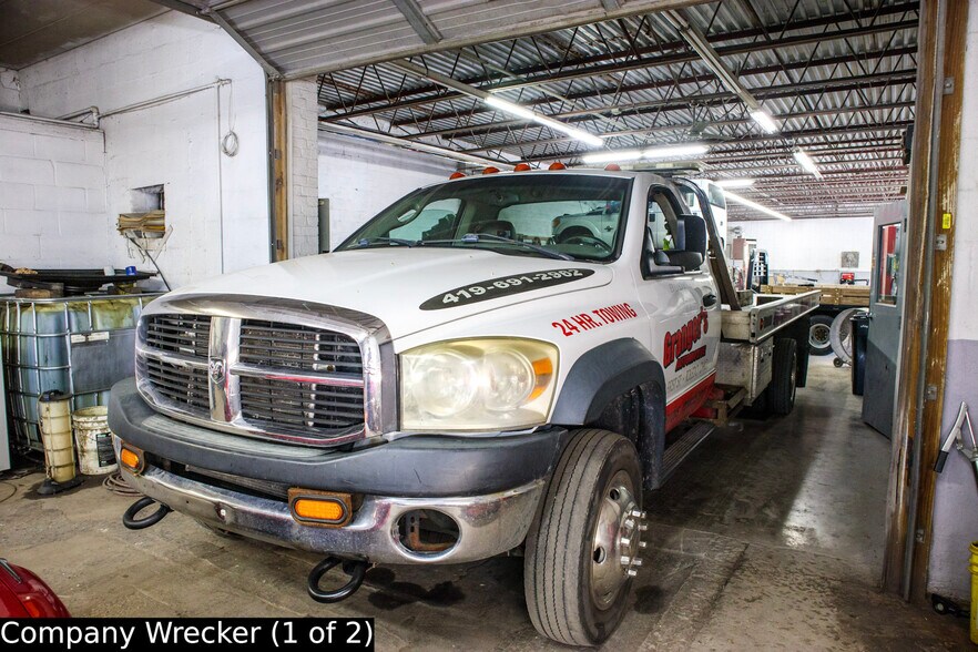 More Photos Of 325 1st St, Toledo Office For Sale