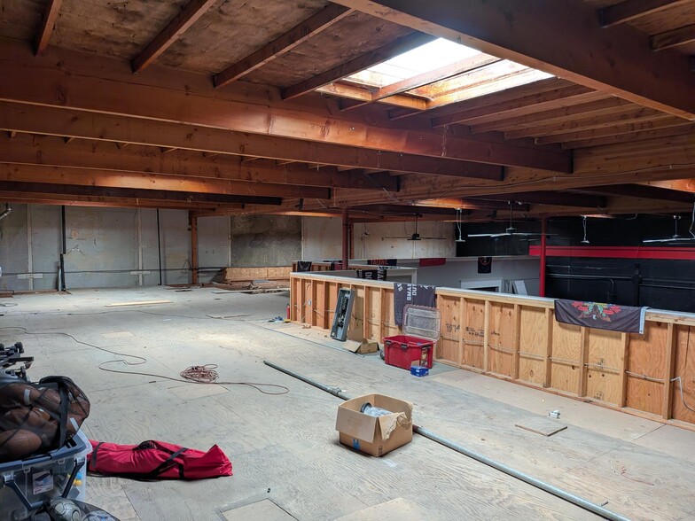 More Photos Of 5 Hangar Way, Watsonville Service For Lease